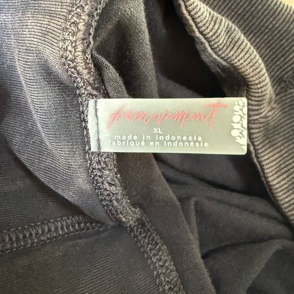 Free-People Movement Set - Picture 4 of 4